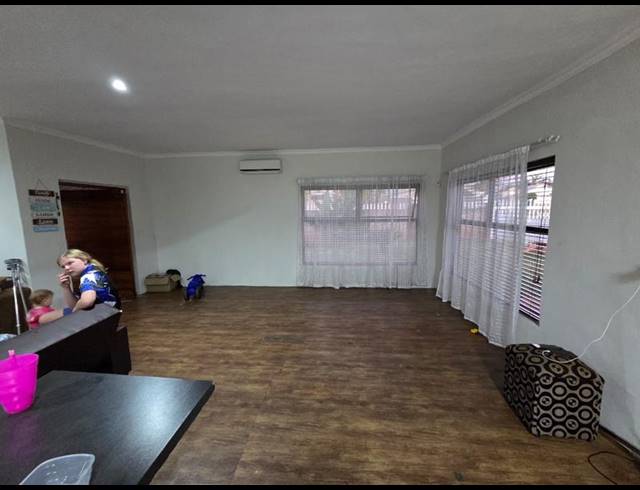5 BEDROOM PROPERTY TO RENT IN ELSPARK